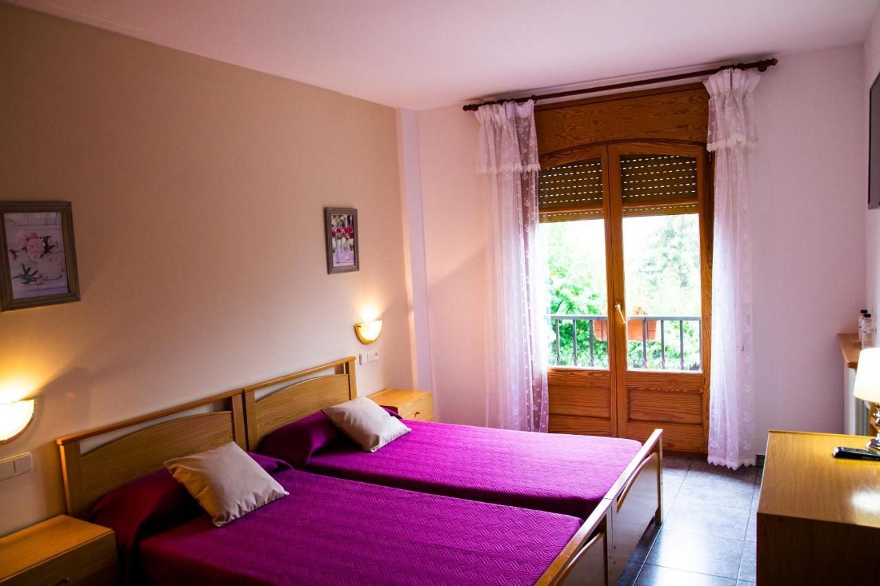 Hostal Montserrat 몬트세니 외부 사진