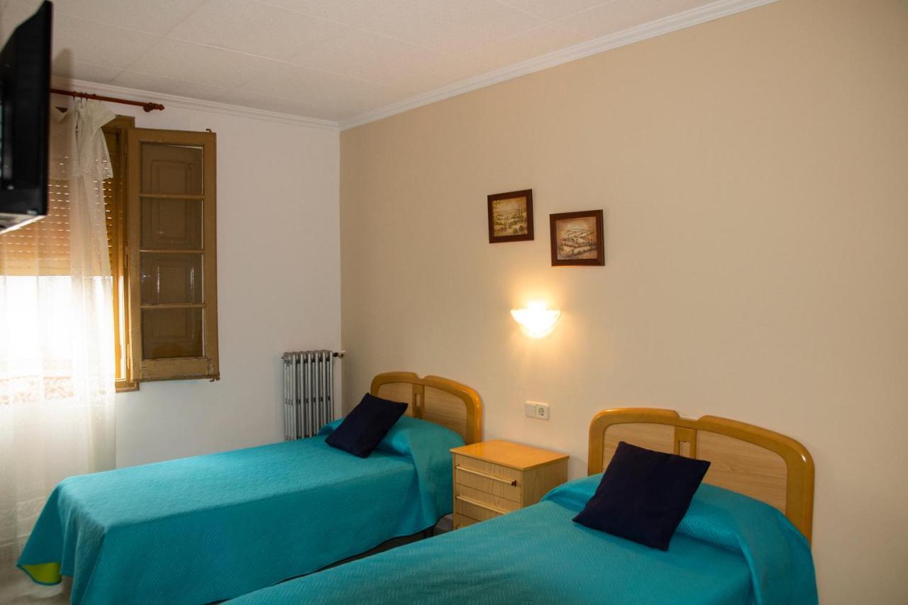 Hostal Montserrat 몬트세니 외부 사진