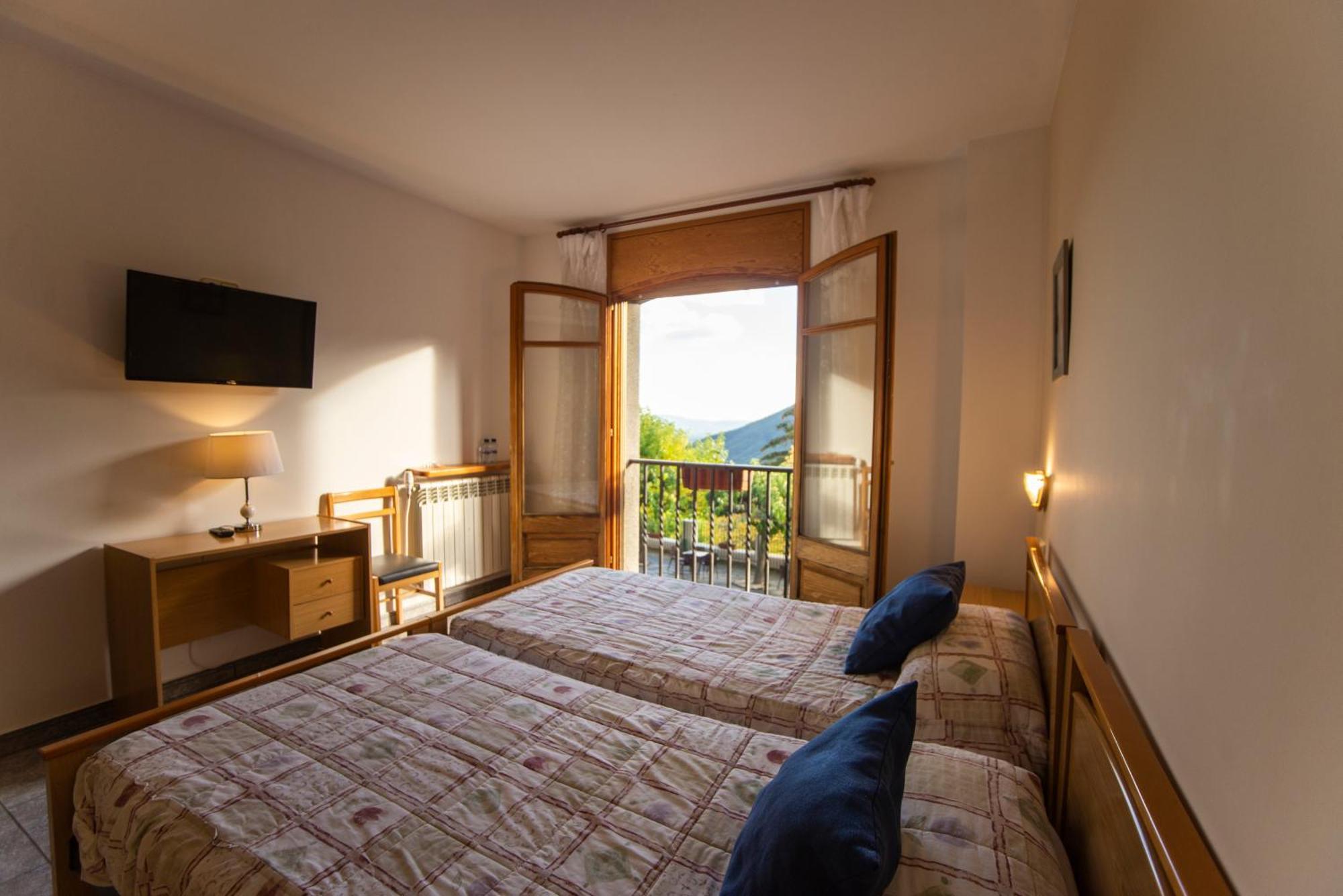 Hostal Montserrat 몬트세니 외부 사진