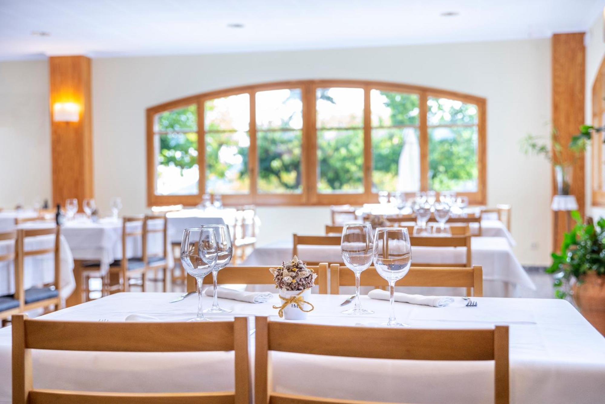 Hostal Montserrat 몬트세니 외부 사진