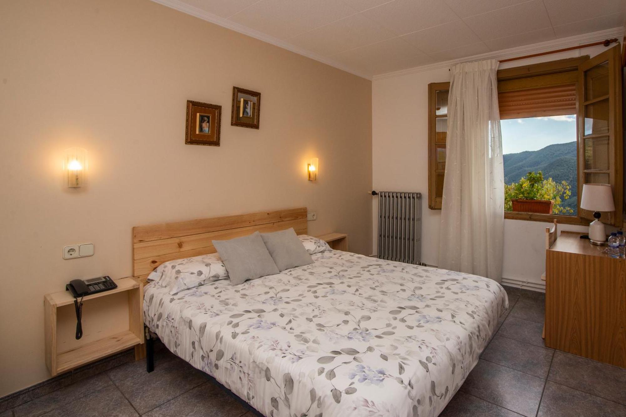 Hostal Montserrat 몬트세니 외부 사진