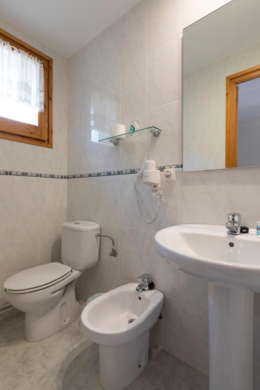 Hostal Montserrat 몬트세니 외부 사진